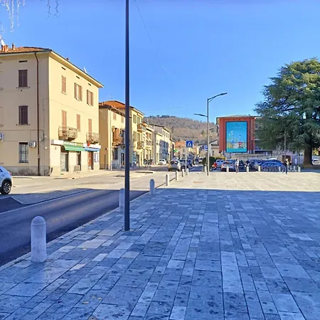 Rory House - * كومو