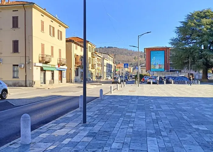 Rory House - * Como