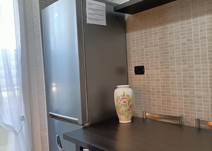 Rory House - كومو