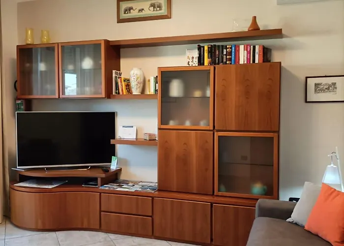 Rory House - كومو